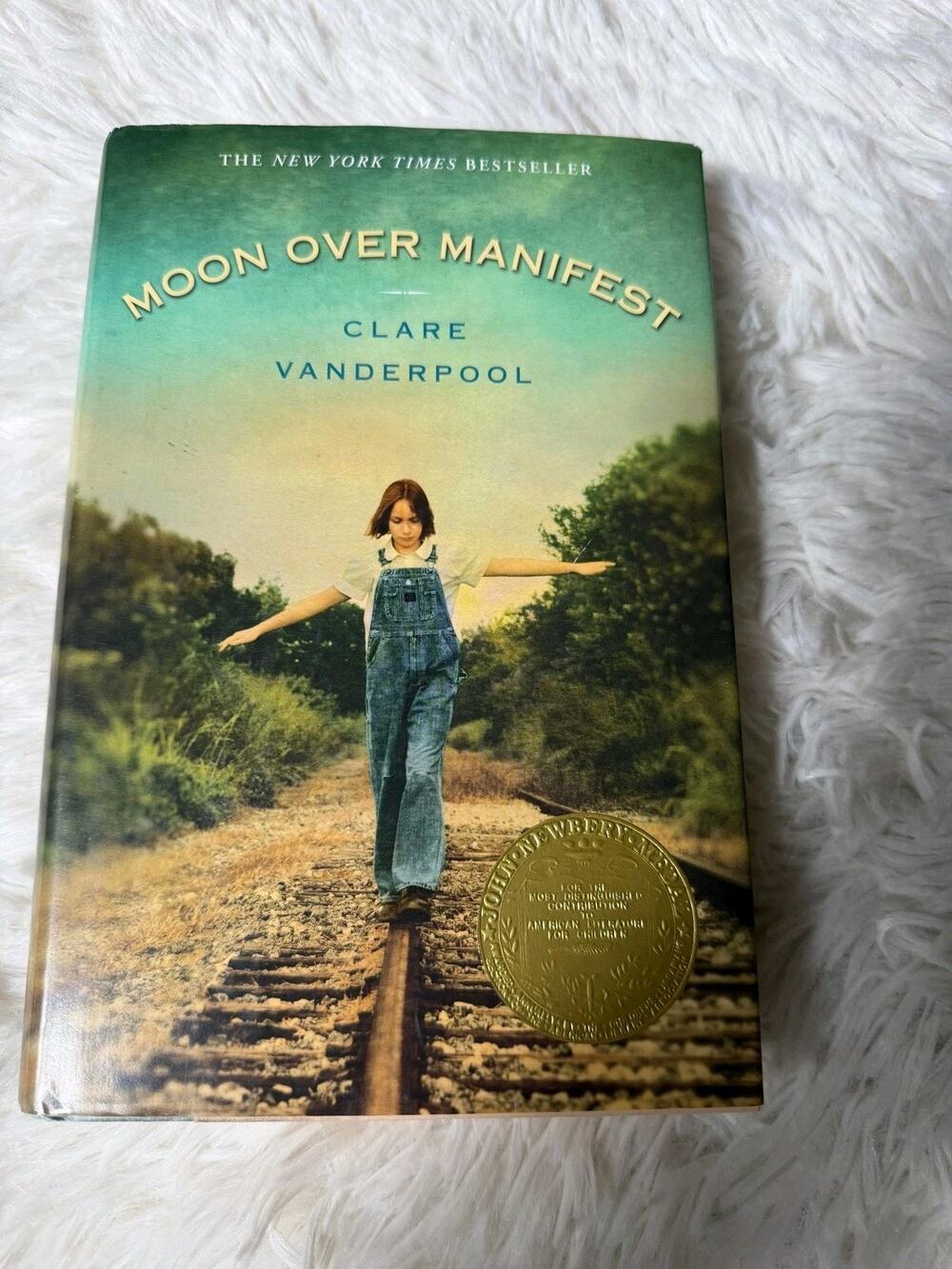 Moon Over Manifest Clare Vanderpool Newbery Medal Hardcover Fiction Novel Kids